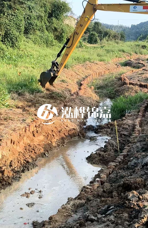 十堰河道清淤專業(yè)施工-打完松木樁后清理淤泥費用高不高？