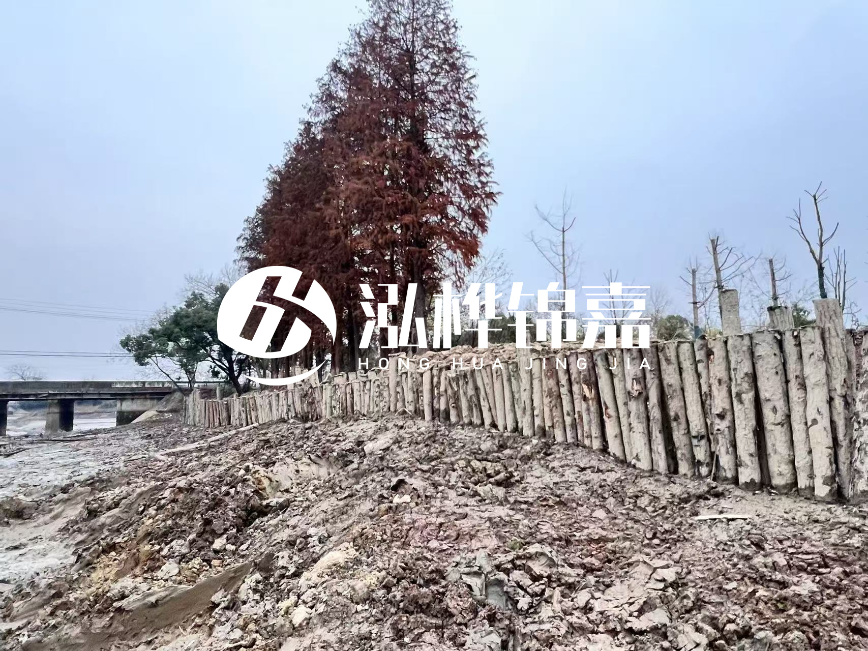 平?jīng)鐾跈C(jī)打木樁專業(yè)施工-松木樁工程量怎么計算的？