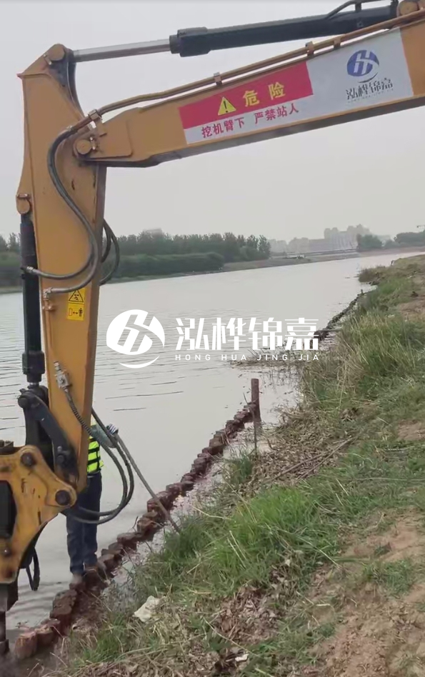 防汛木樁為什么要選擇松木？防汛木樁一根的價(jià)格是多少？