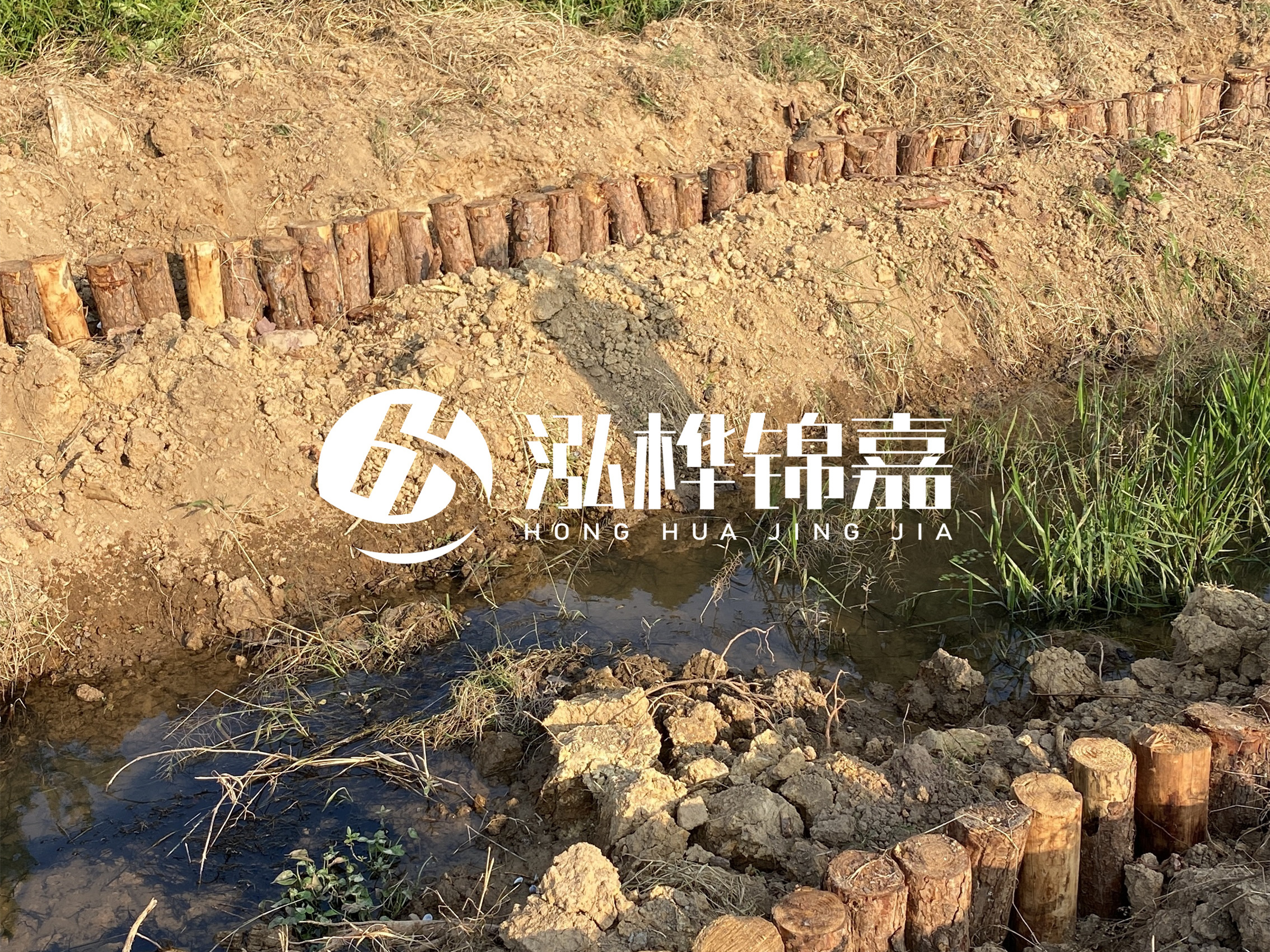 防汛木樁價(jià)格中的施工費(fèi)如何計(jì)算？水下打樁和陸地打樁費(fèi)用差異？