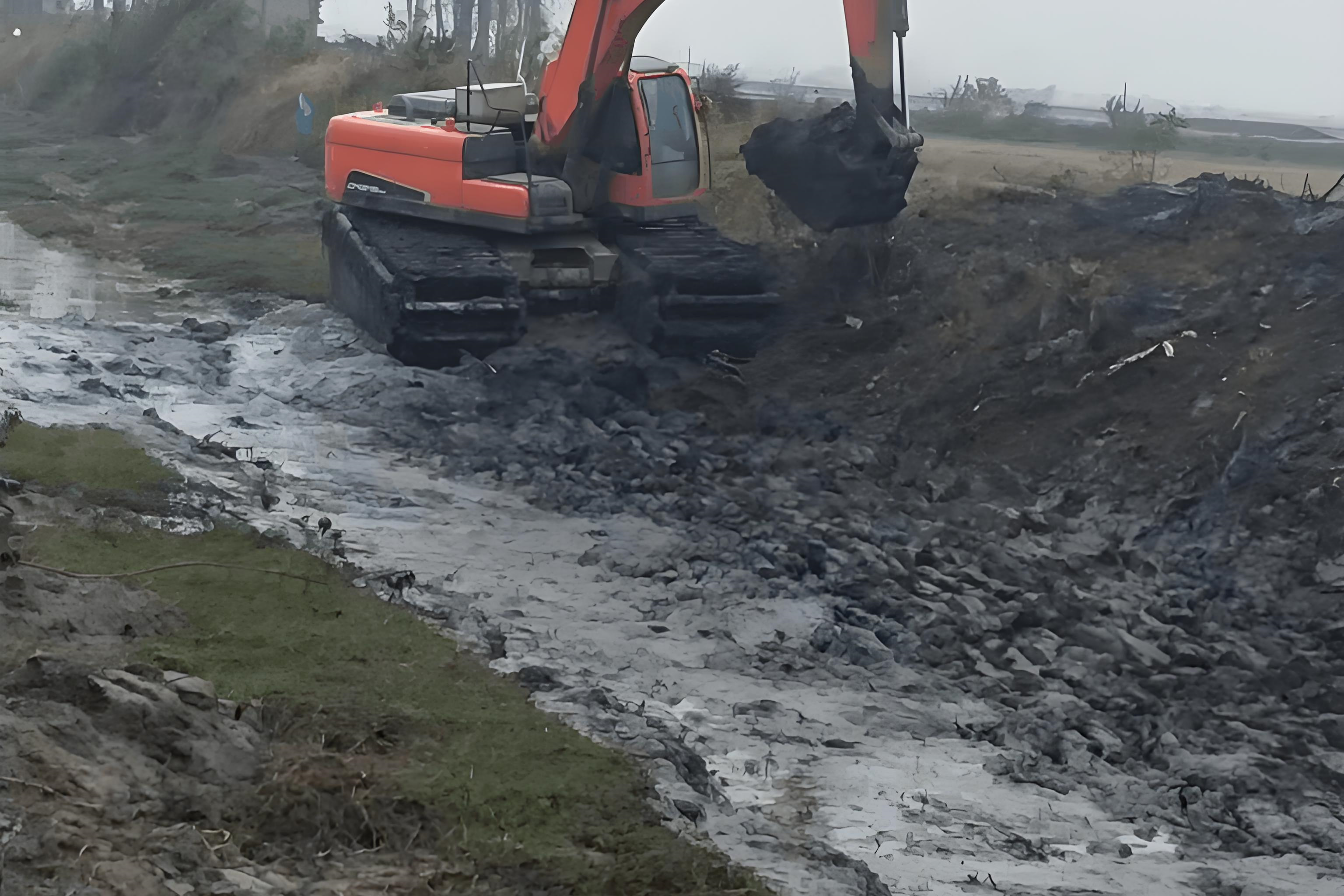 廣東湛江挖機清淤施工隊-挖機清淤能在水下作業(yè)嗎？?