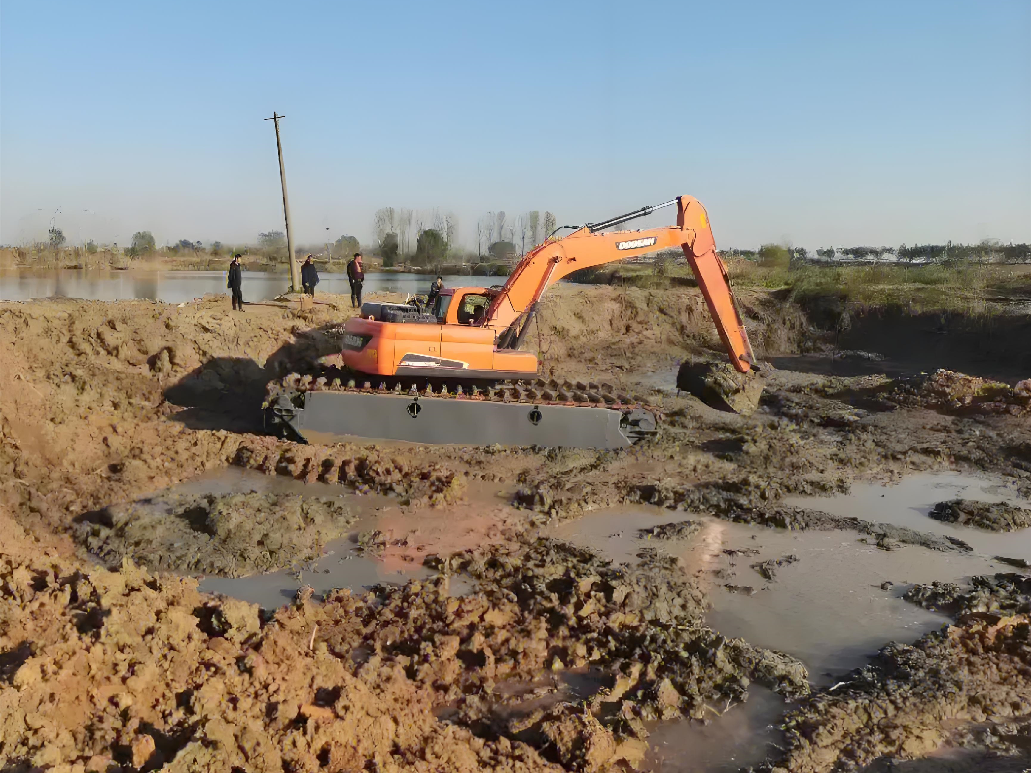河南洛陽挖機清淤施工隊-魚塘清淤的人工和機械哪種更劃算？