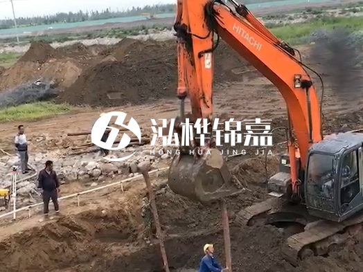 松木樁批發(fā)廠家泓樺錦嘉 - 生態(tài)河道木樁施工需要注意什么？