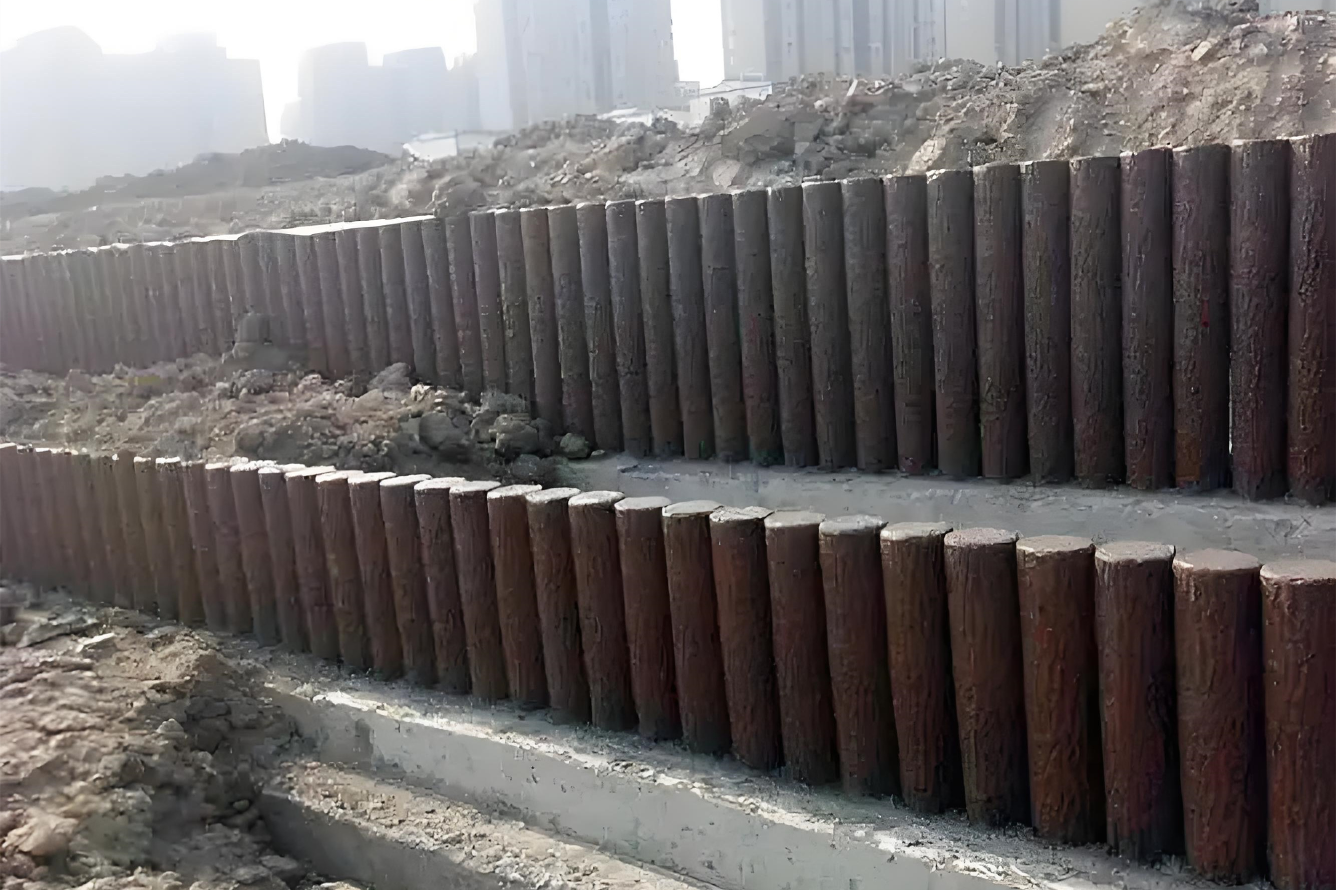 水泥樁批發(fā)廠家泓樺錦嘉-水泥圓樁適合用于哪些建筑工程？