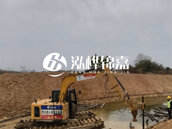 松木樁批發(fā)廠家泓樺錦嘉-河道駁岸樁選松木還是杉木更經濟？