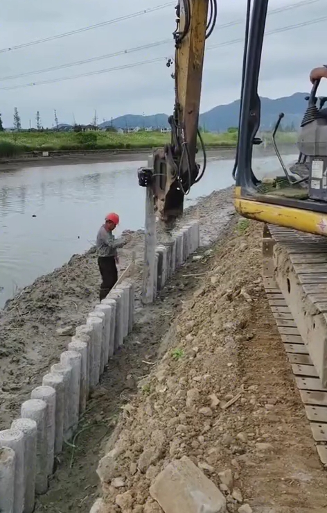 水泥仿木樁廠家泓樺錦嘉 - 打水泥樁多少錢一米？
